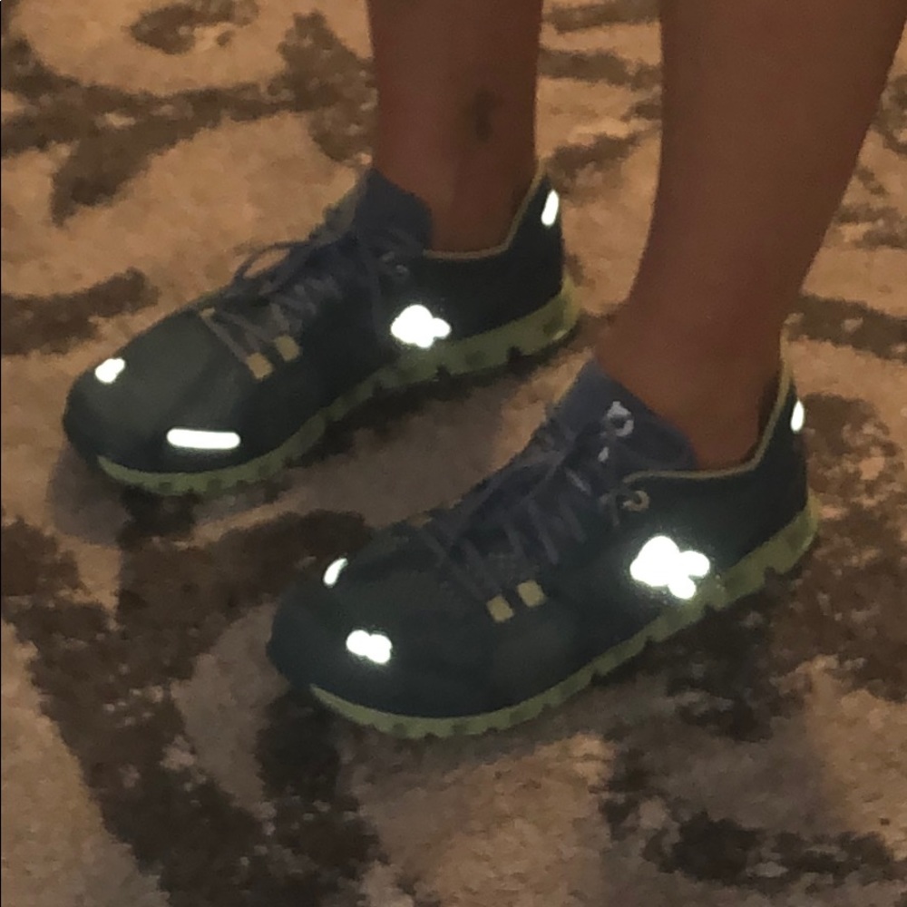 ON Swiss Engineered Running Shoes Cloud X